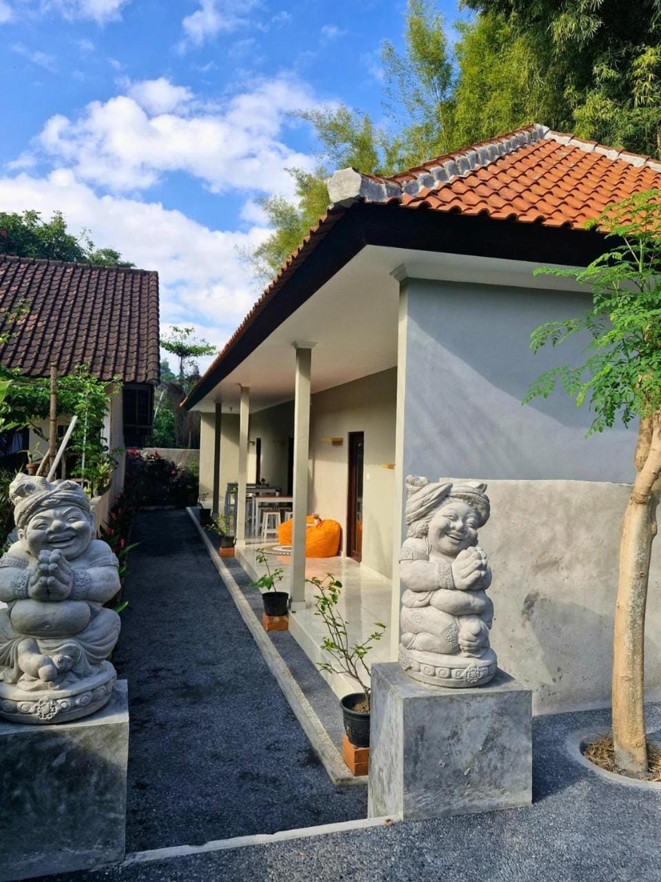 Property building, Day