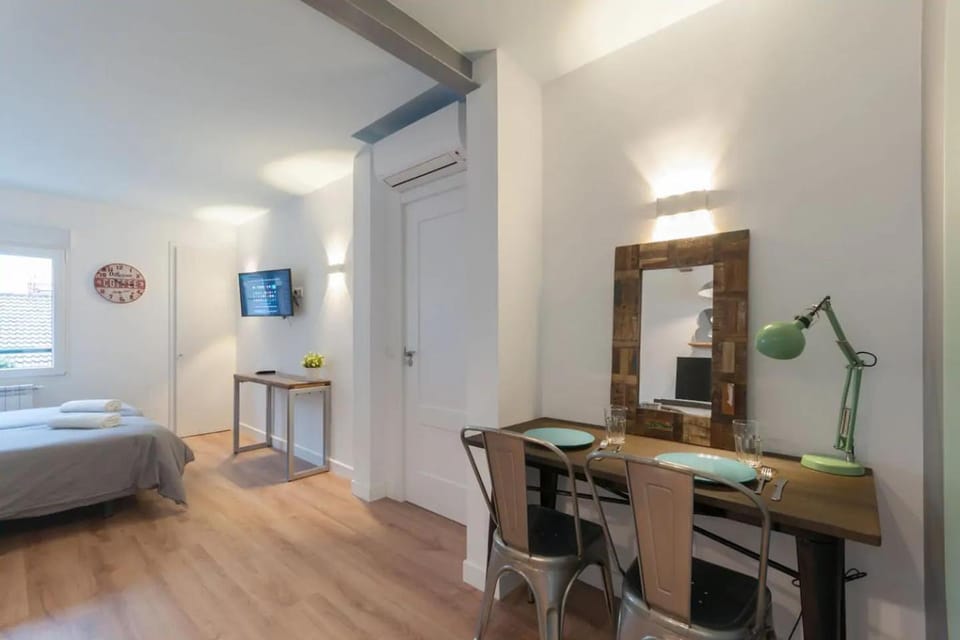 ººDL New Atocha City Centre WiFi AC SmartTVºº Apartment in Centro