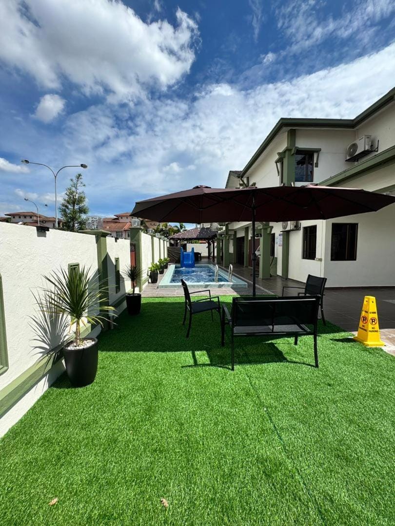 Green Villa Bukit Tinggi#event house#karaokeroom#swimmingpool Villa in Selangor, Malaysia