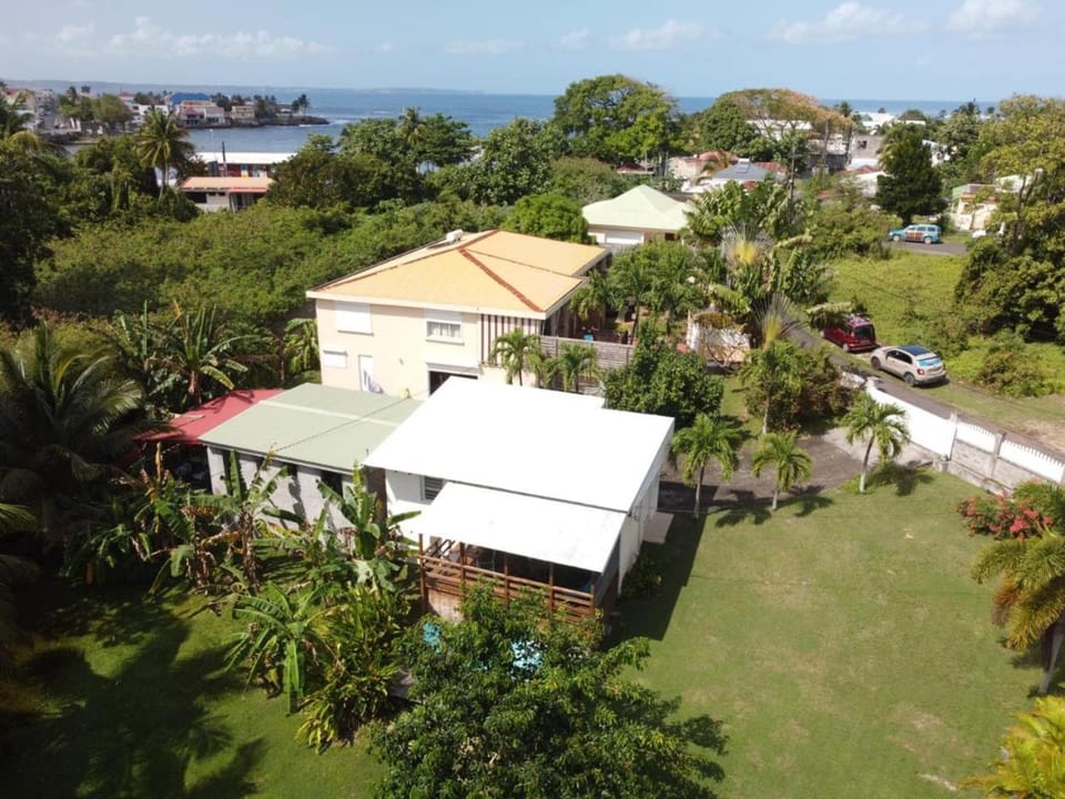 Le Havre du Voyageur - Hibiscus House in Grande-Terre, Guadeloupe