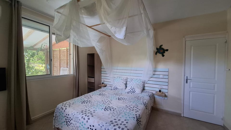 Le Havre du Voyageur - Hibiscus House in Grande-Terre, Guadeloupe