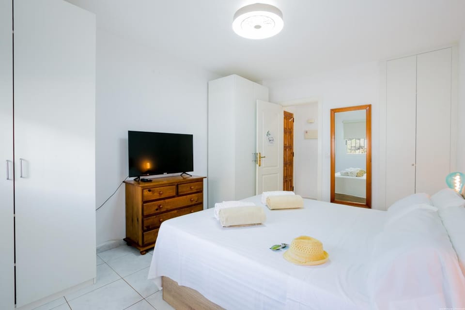 TV and multimedia, Bedroom, wardrobe