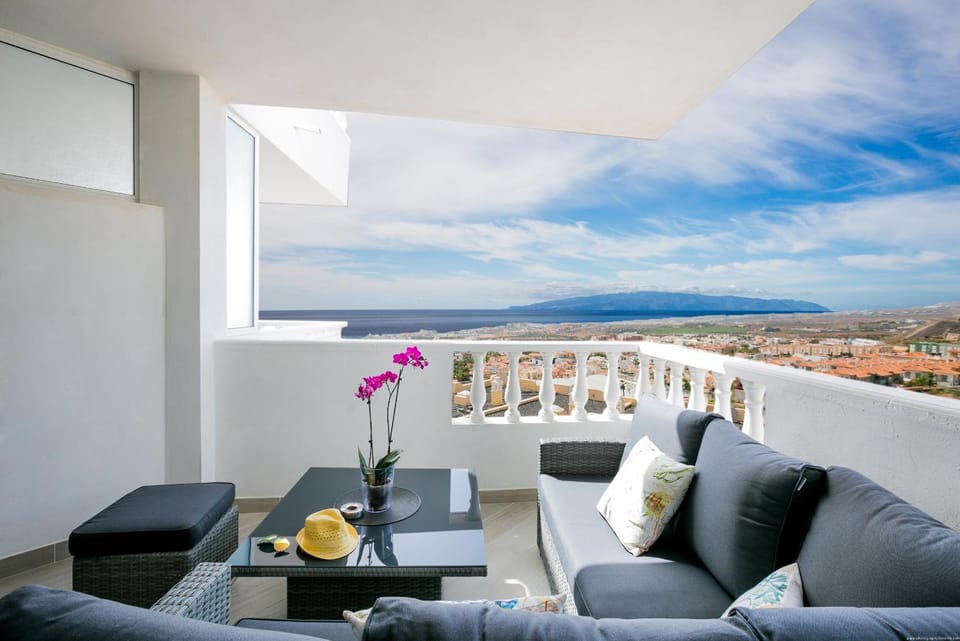 Natural landscape, View (from property/room), Balcony/Terrace, Sea view