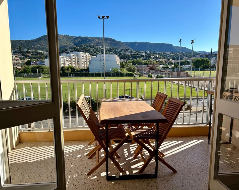 Natural landscape, View (from property/room), Balcony/Terrace, Dining area, Mountain view