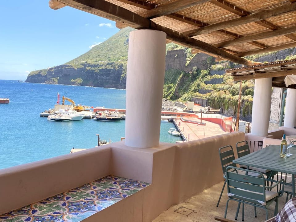 Casa Cappero - sul porto di Malfa Apartment in Sicily