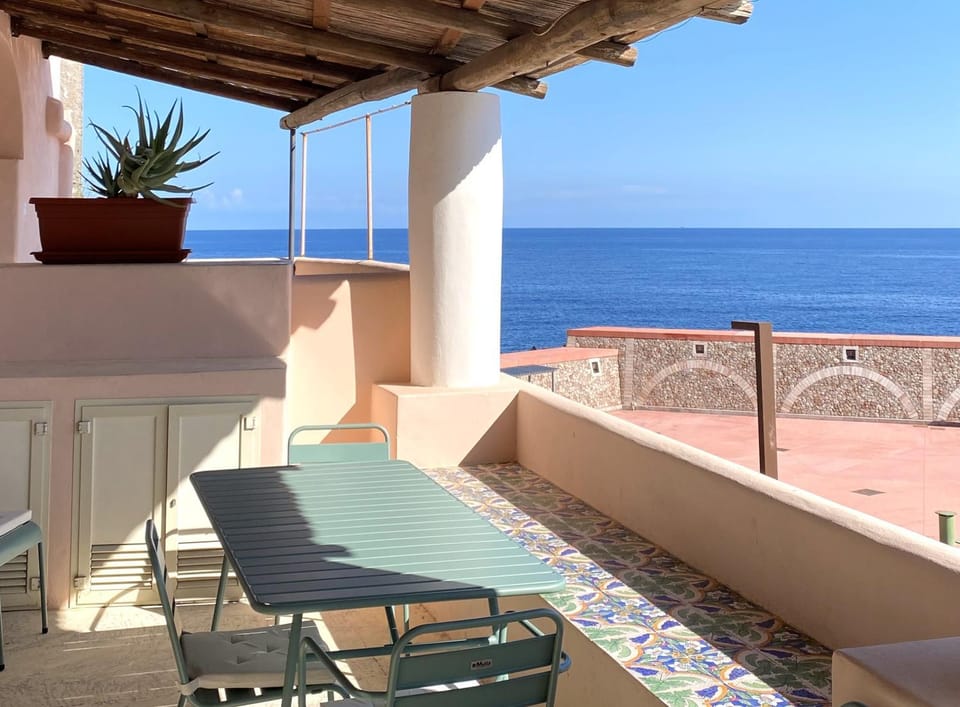 Casa Cappero - sul porto di Malfa Apartment in Sicily