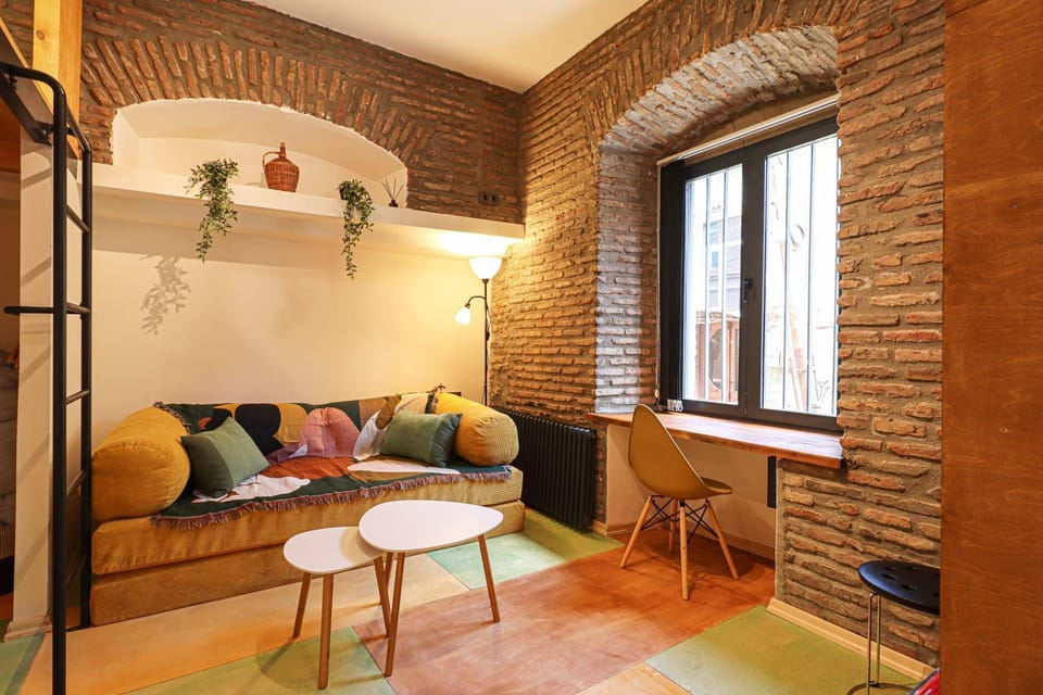 Unique Studio in Sololaki - By Wehost Apartment in Tbilisi, Georgia