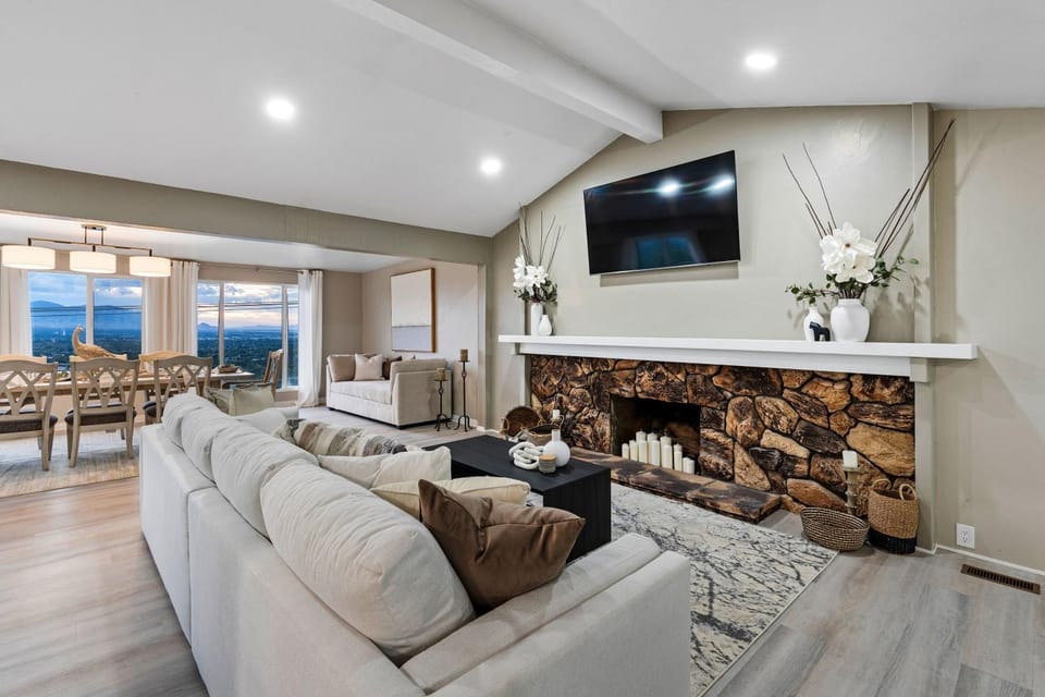 Millcreek Villa- Scenic Fun & Games Getaway! home House in Holladay