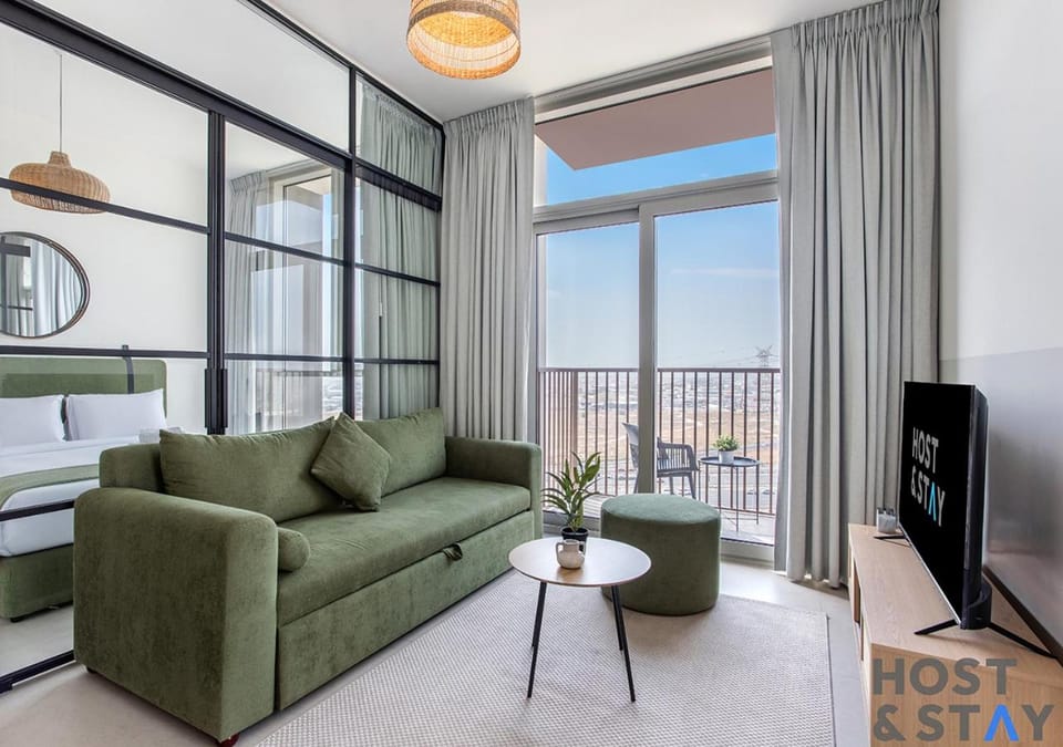 Balcony/Terrace, Living room, Bedroom, Street view