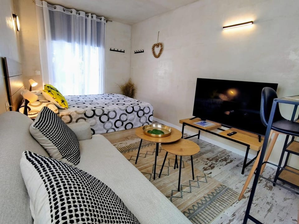 TV and multimedia, Living room, Photo of the whole room