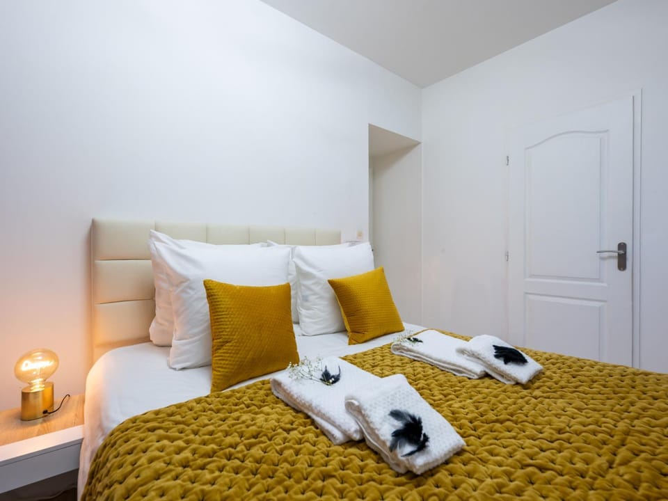 Bed, Photo of the whole room, Bedroom, towels, wardrobe