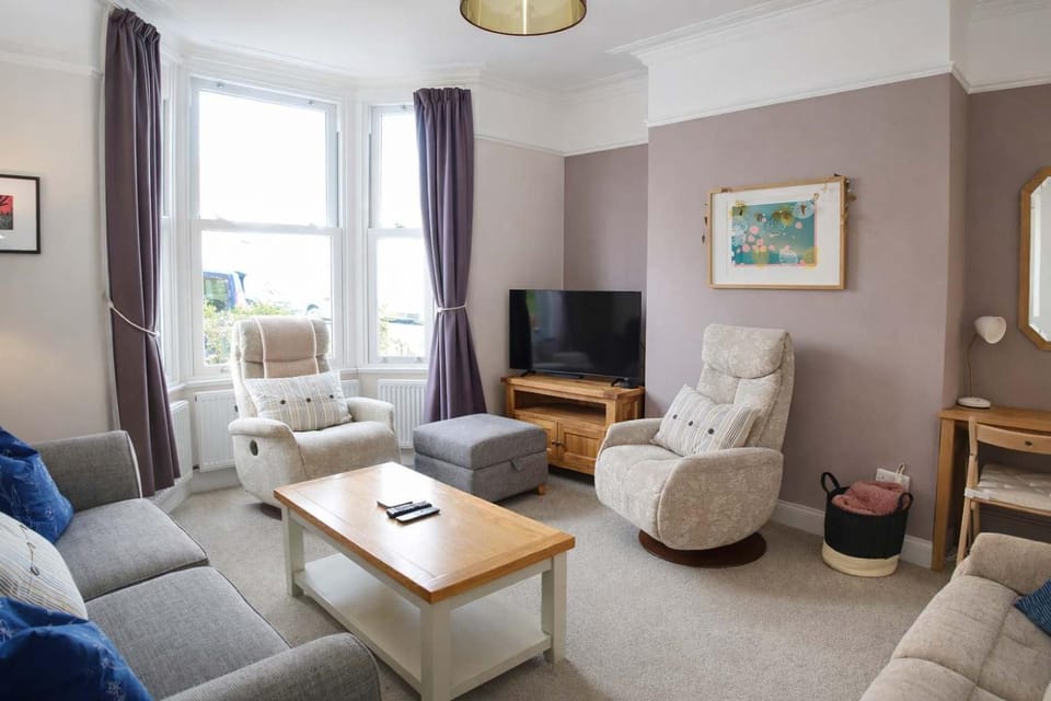 Totterdown's Fabulous House & Floral Garden House in Bristol