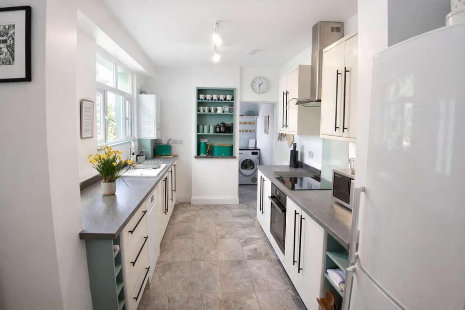 Totterdown's Fabulous House & Floral Garden House in Bristol