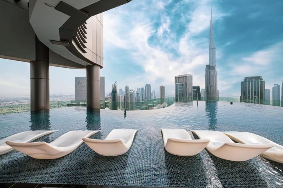 Day, View (from property/room), Balcony/Terrace, City view, Pool view, Swimming pool, sunbed