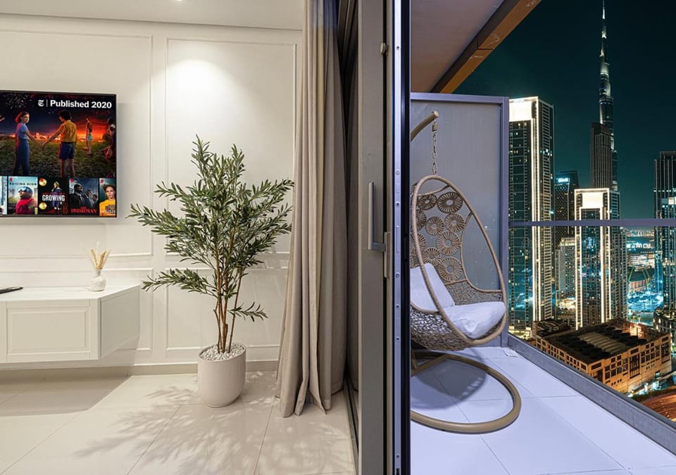 Night, TV and multimedia, Living room, Seating area, City view