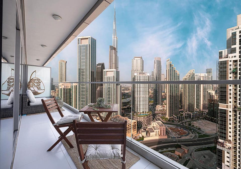 View (from property/room), Balcony/Terrace, Seating area, City view