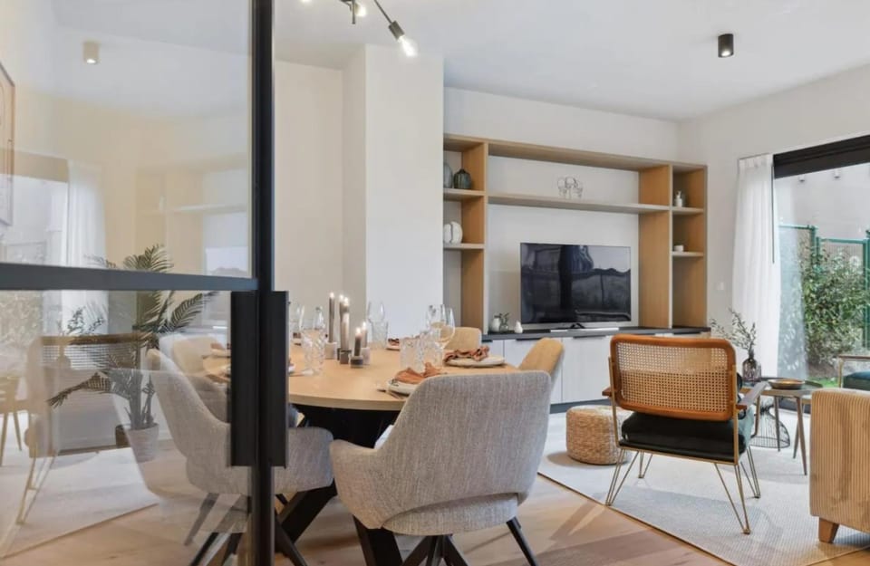 Triton luxe gelijkvloers appartement met tuin en gratis garage Apartment in Knokke-Heist