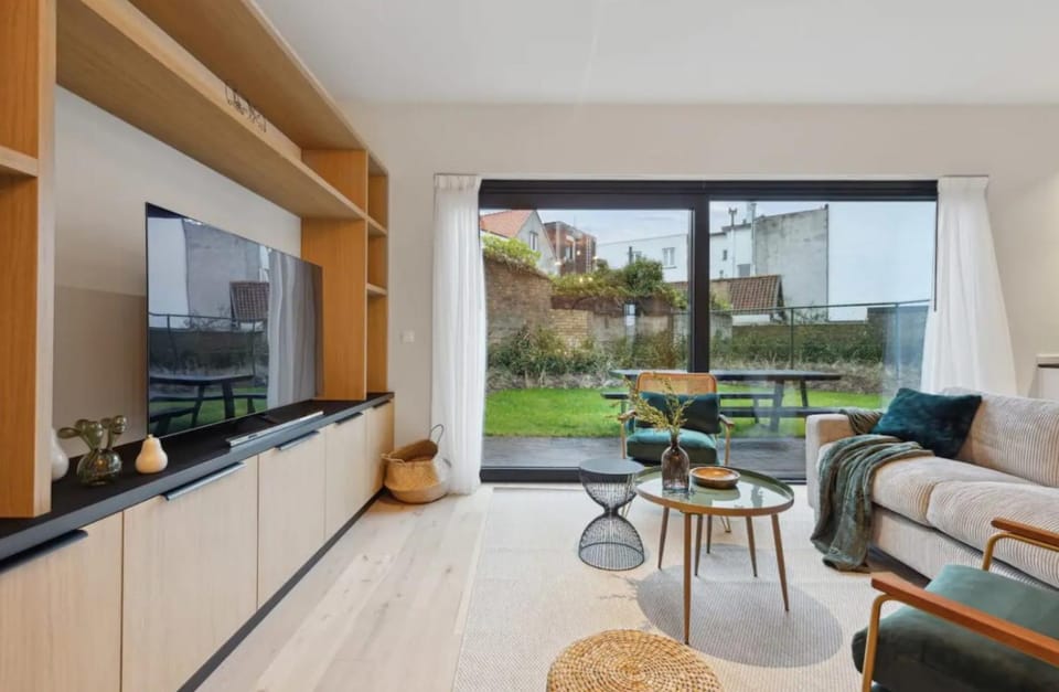 Triton luxe gelijkvloers appartement met tuin en gratis garage Apartment in Knokke-Heist
