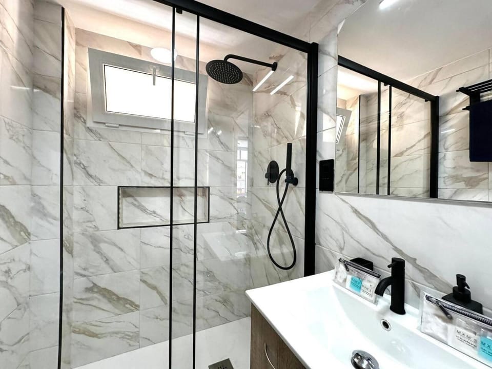 Shower, Bathroom