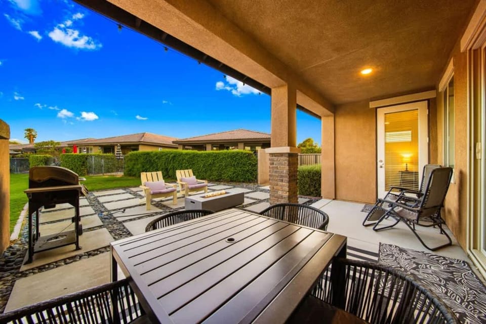 3BD in Gated Community w Private Pool and Spa House in Indio