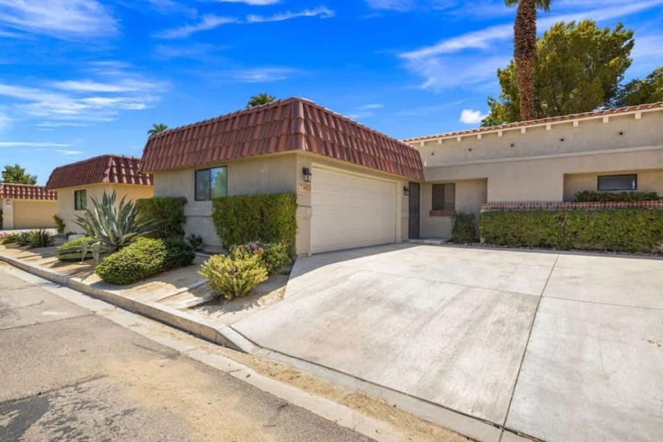 Casa Amiga - Gated Community , Pool , Golf House in Palm Desert