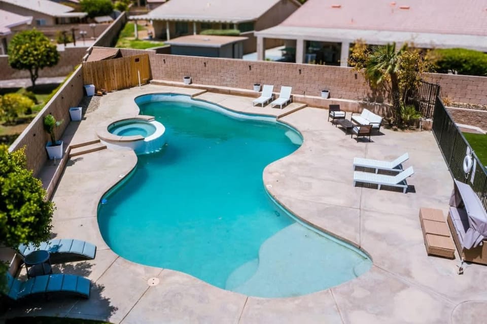 Desert Escape - Private Pool - Spa House in Indio