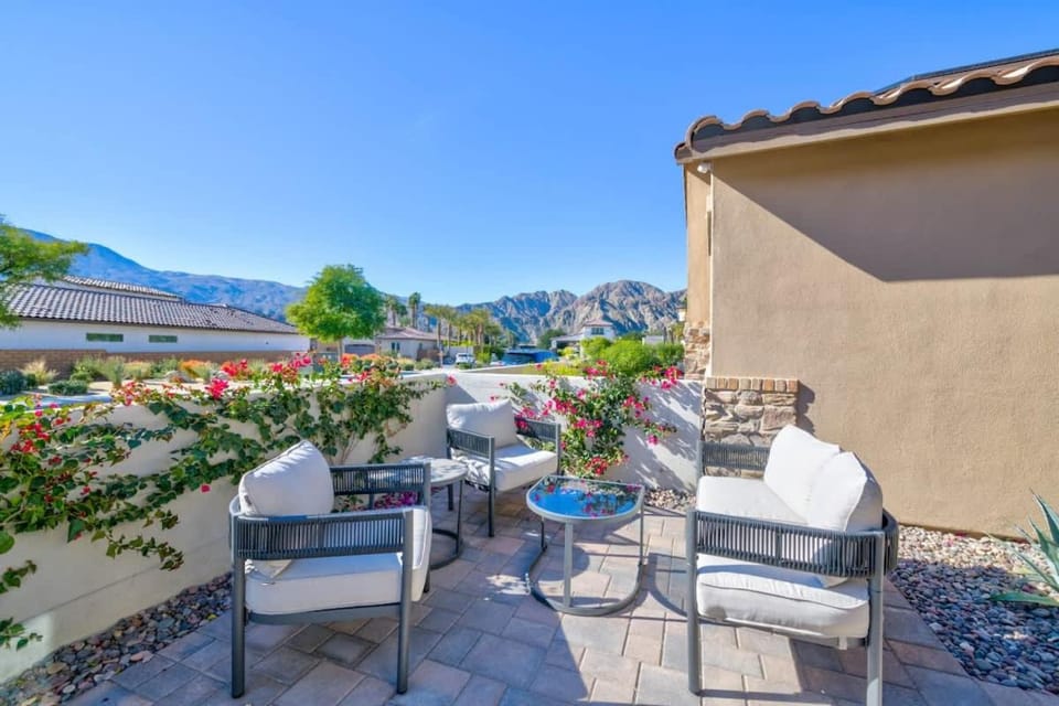 Steps from PGA West, Pool - Gym House in La Quinta