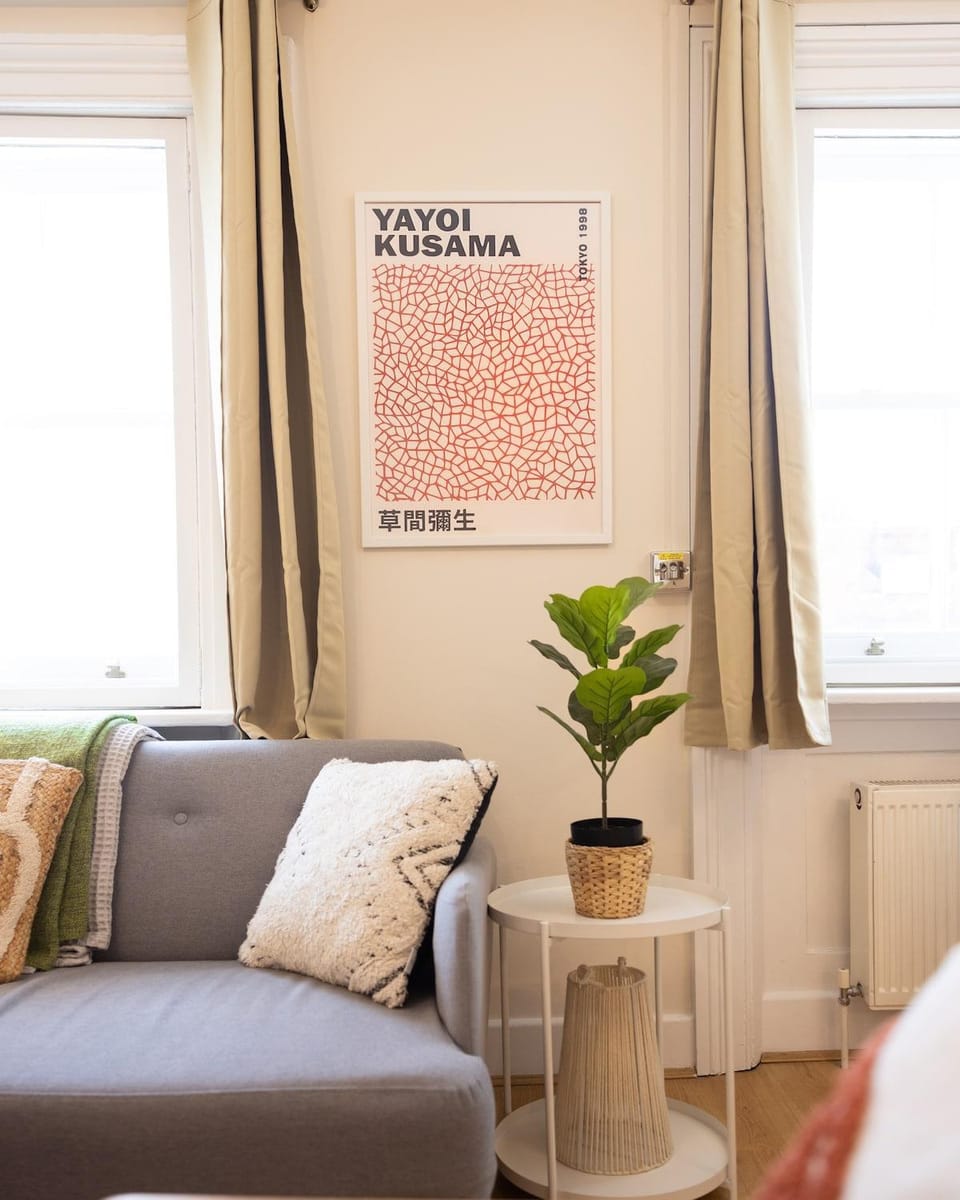 City Centre Hideaway 100m from Trafalgar Square Apartment in City of Westminster