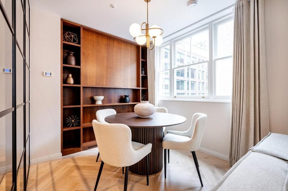 Covent Garden 2 bed 2 bath duplex Apartment in City of Westminster