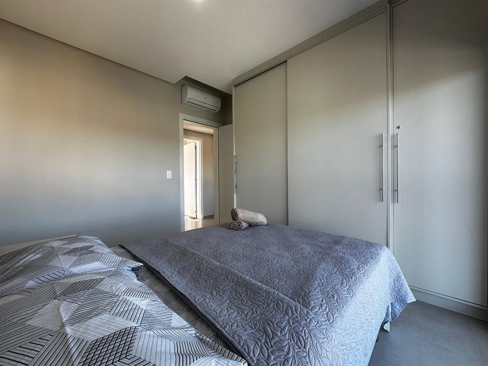 Bed, Bedroom, wardrobe, air conditioner