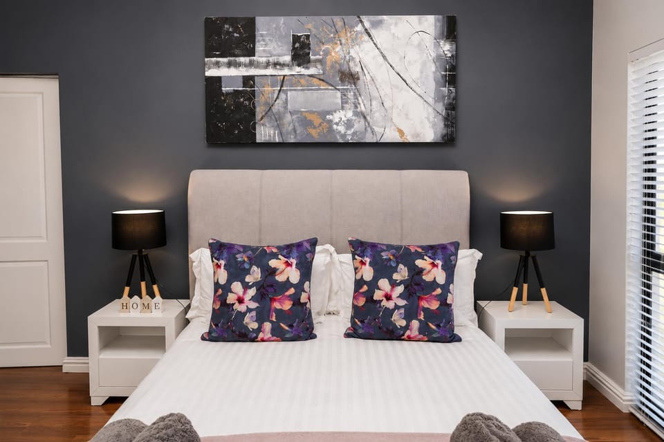 Bed, Decorative detail, Bedroom