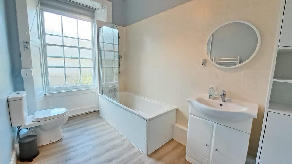 Bathroom, Bath