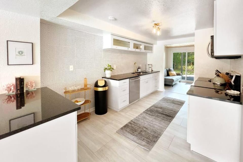 Charming 2br 2ba Beach Bungalow House in Lake Worth