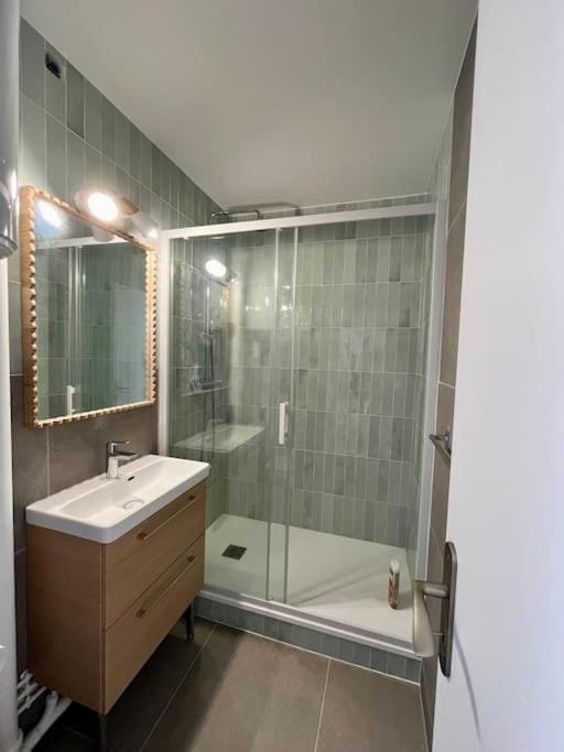 Appartement Bord de mer, accès direct plage Apartment in Courseulles-sur-Mer