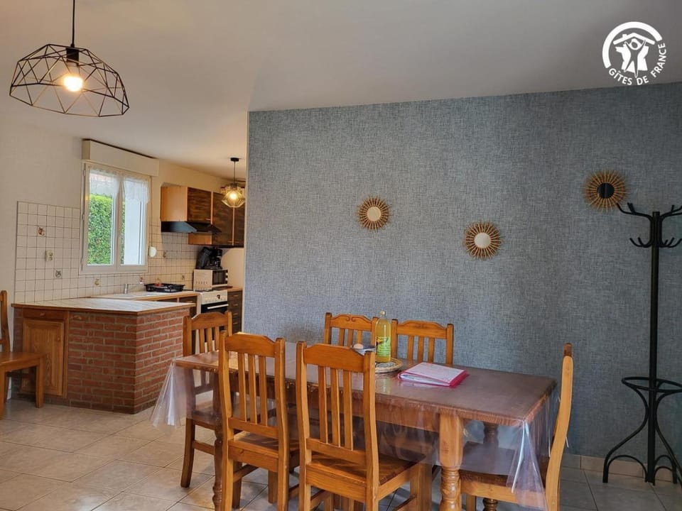 Dining area, Meals