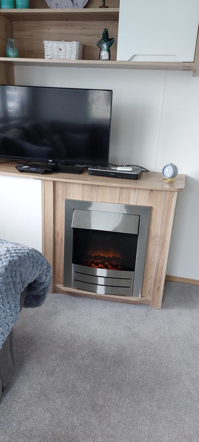 TV and multimedia, Living room, fireplace