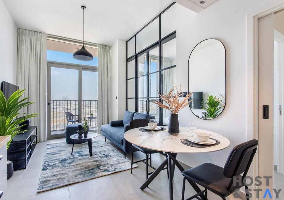 View (from property/room), Balcony/Terrace, Living room, Seating area, Dining area