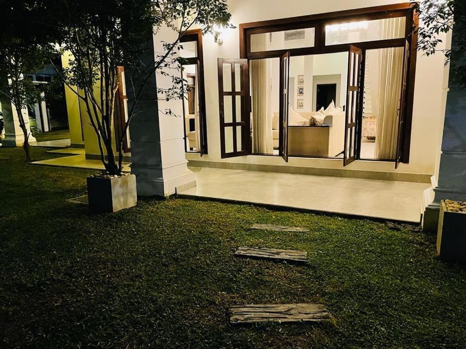 White villa Villa in Western Province