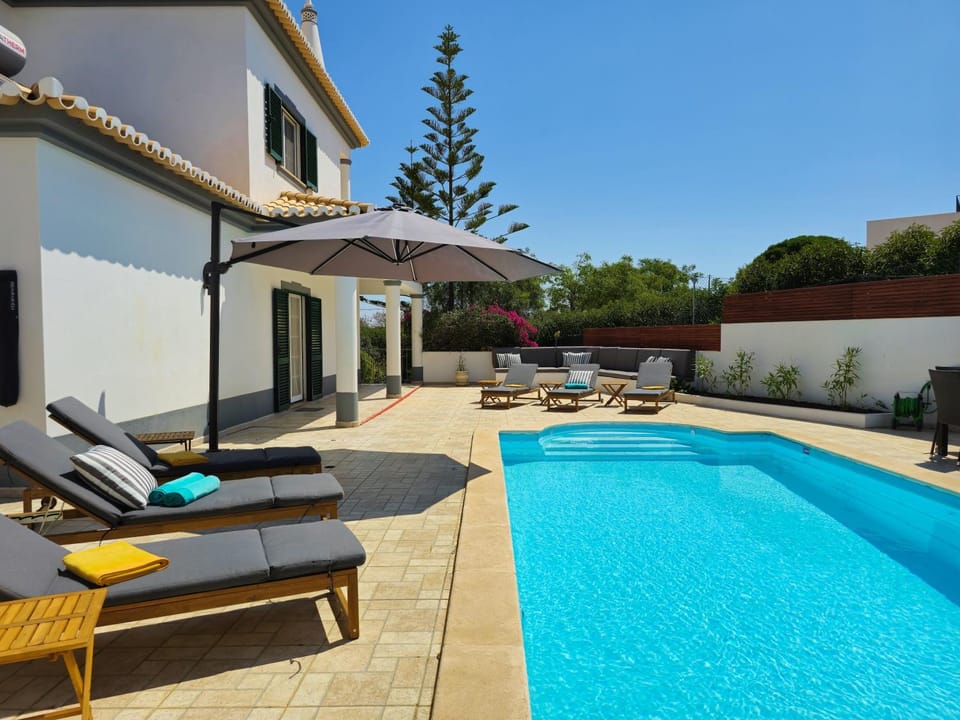 Garden view, Pool view, Swimming pool, Swimming pool, sunbed
