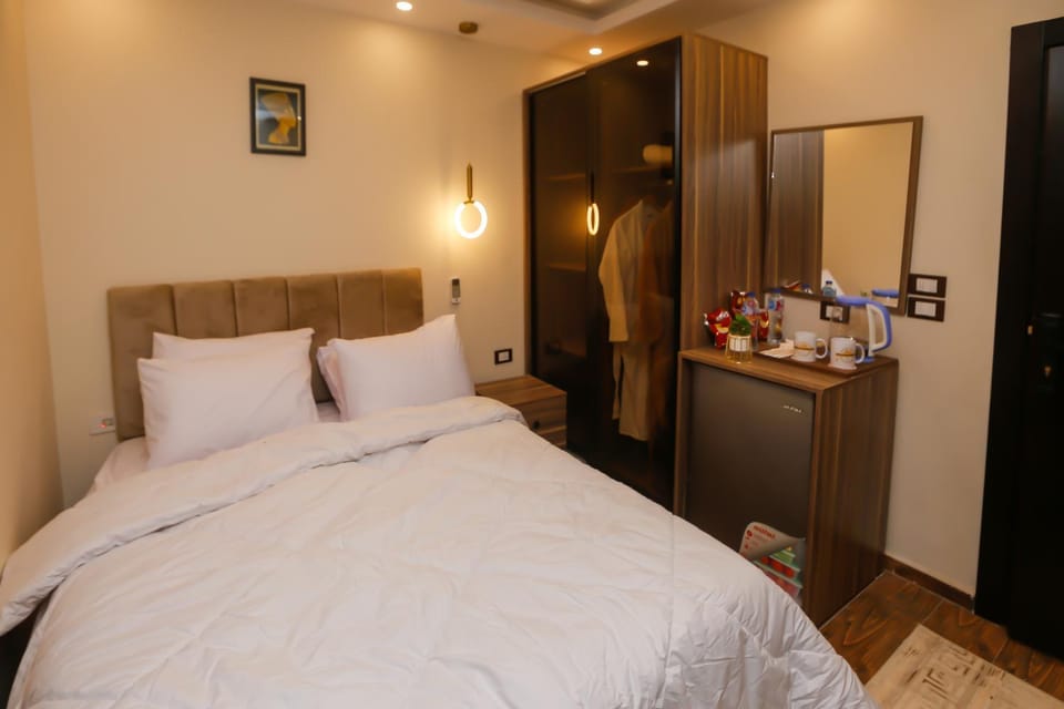 Kitchen or kitchenette, Photo of the whole room, Bedroom, wardrobe