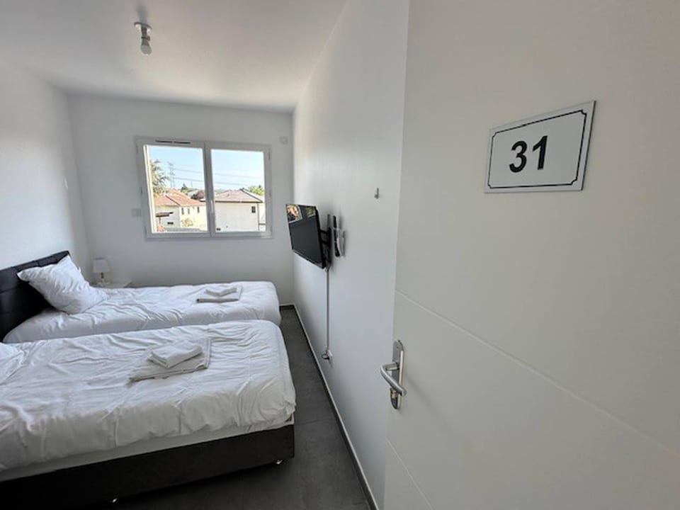 House 30 With 5 Bedrooms Lechaffardcom Apartment in Auvergne-Rhône-Alpes