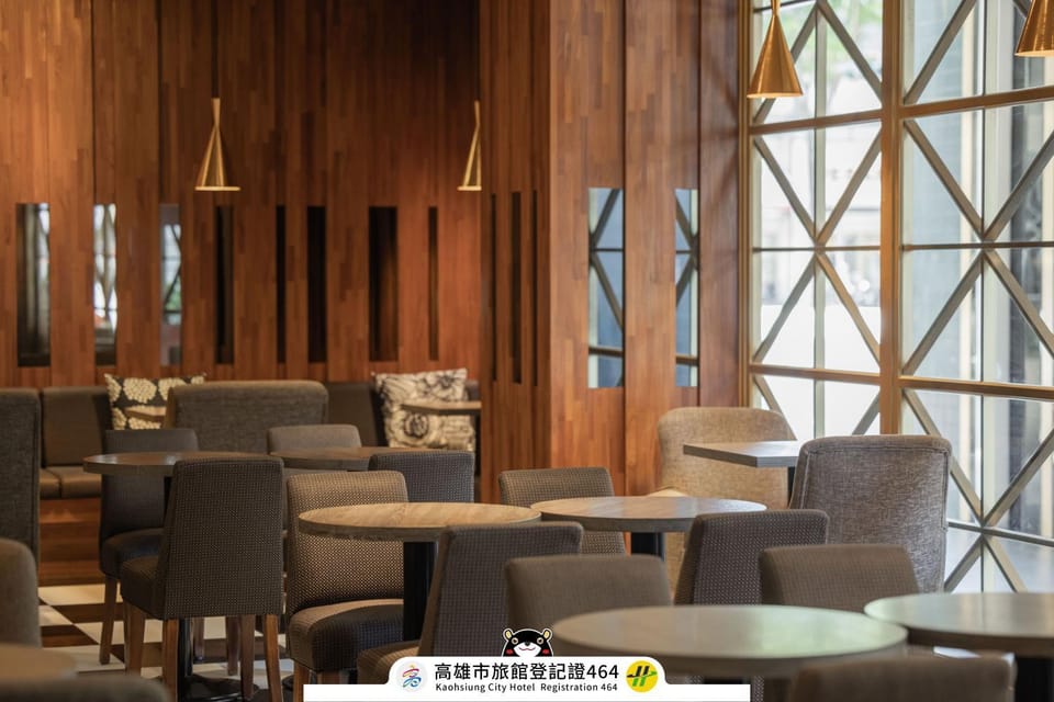 Restaurant/places to eat, Seating area