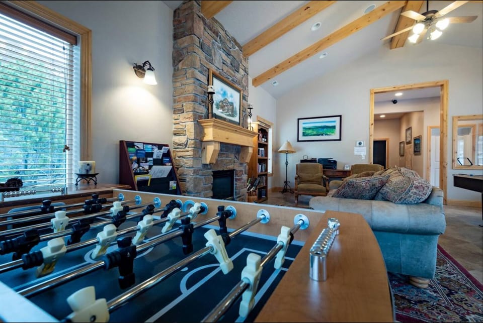 Snowbasin Haven LS42 Pool Ski & Snowboard House in Huntsville