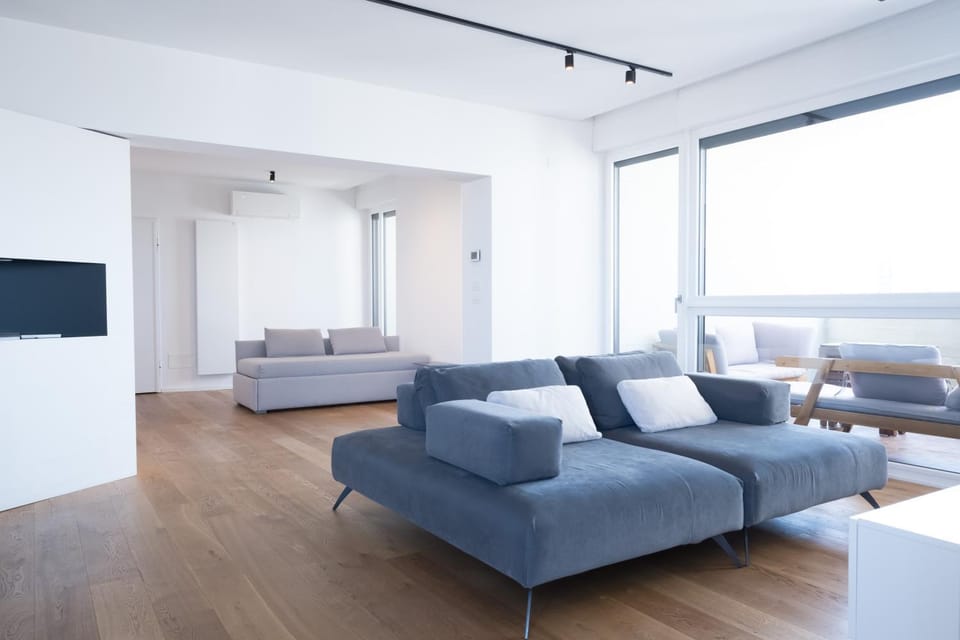 Communal lounge/ TV room, TV and multimedia, Living room, Photo of the whole room, Seating area