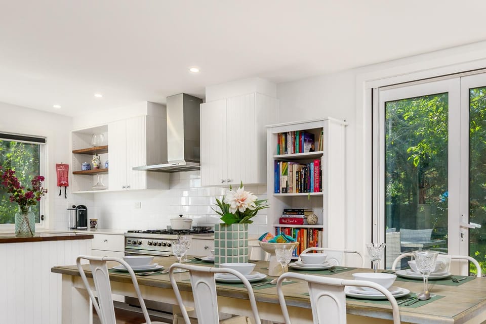 Garden Precinct 3BR, Walking distance to Airport - Hosted by Canstay House in Canberra