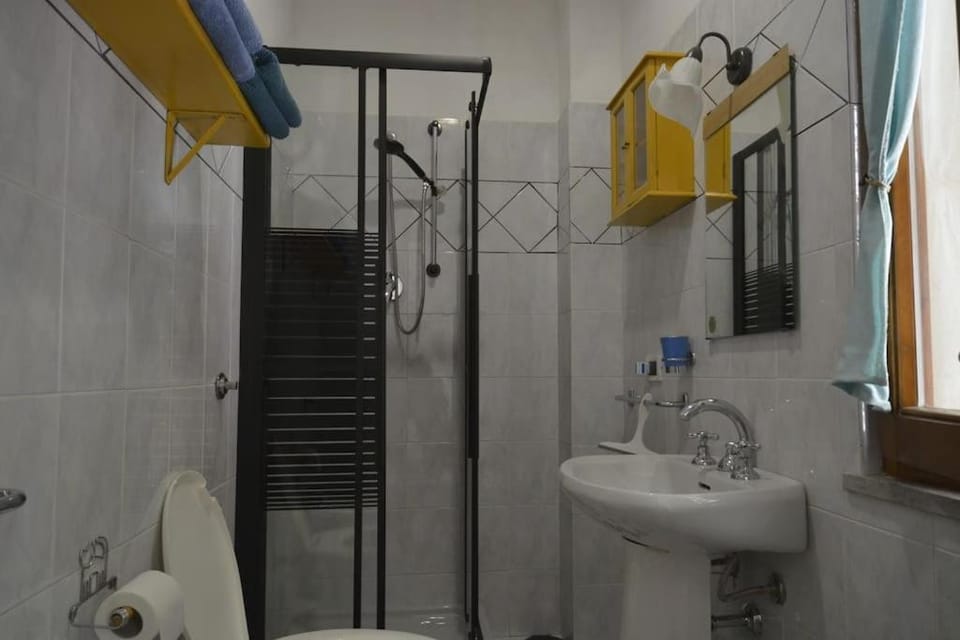 Shower, Toilet, Bathroom