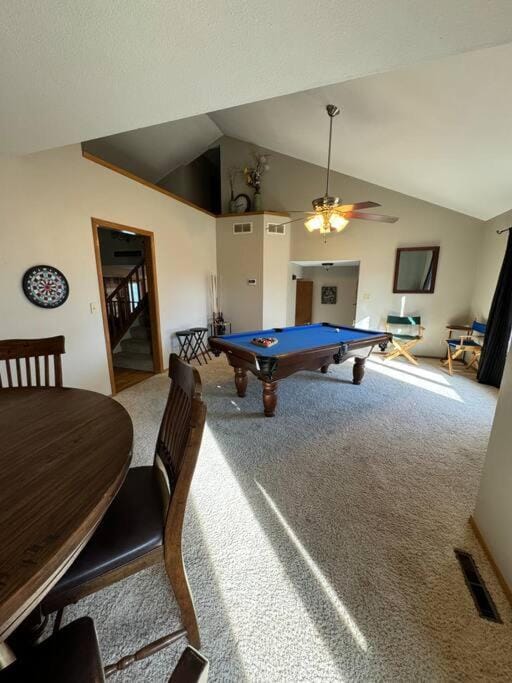 Hot Tub-Pool Table-Fire Pit! Great hang out place! House in Wichita