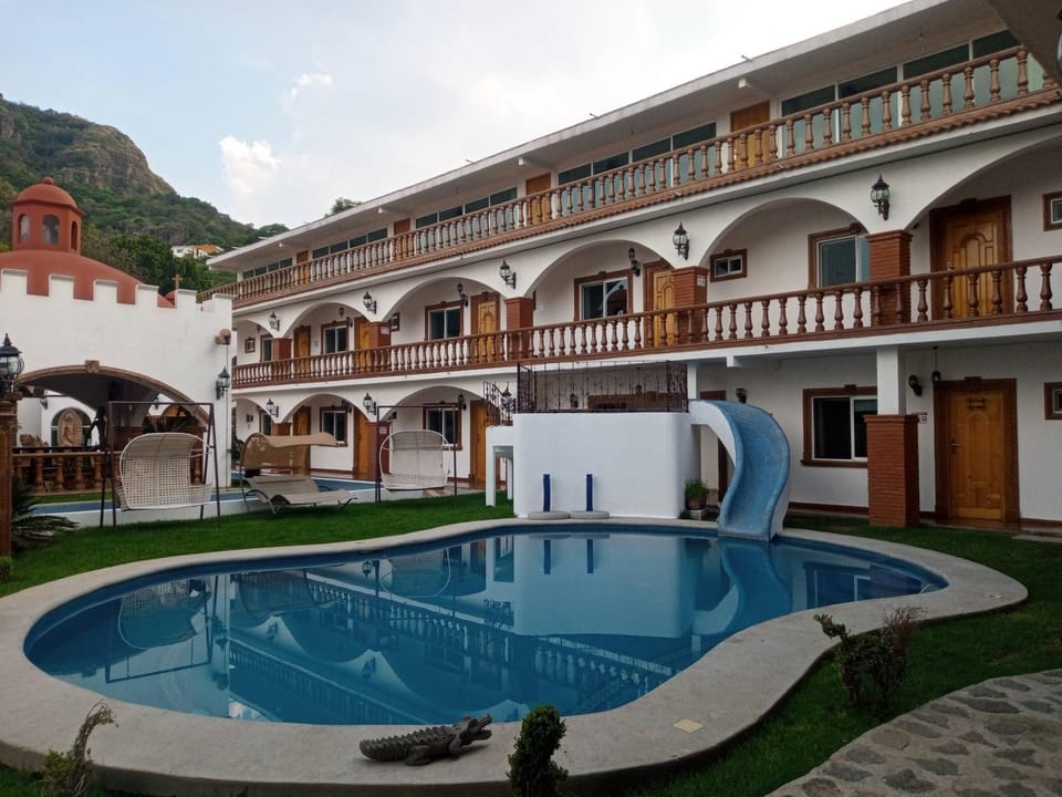 Property building, Mountain view, Pool view, Swimming pool
