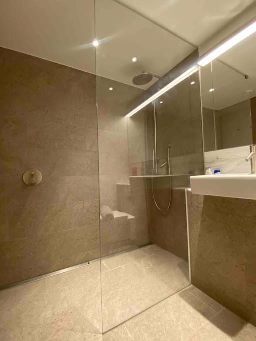 Landmark Entire 2BD Flat Prime Zone1 River Apartment in London