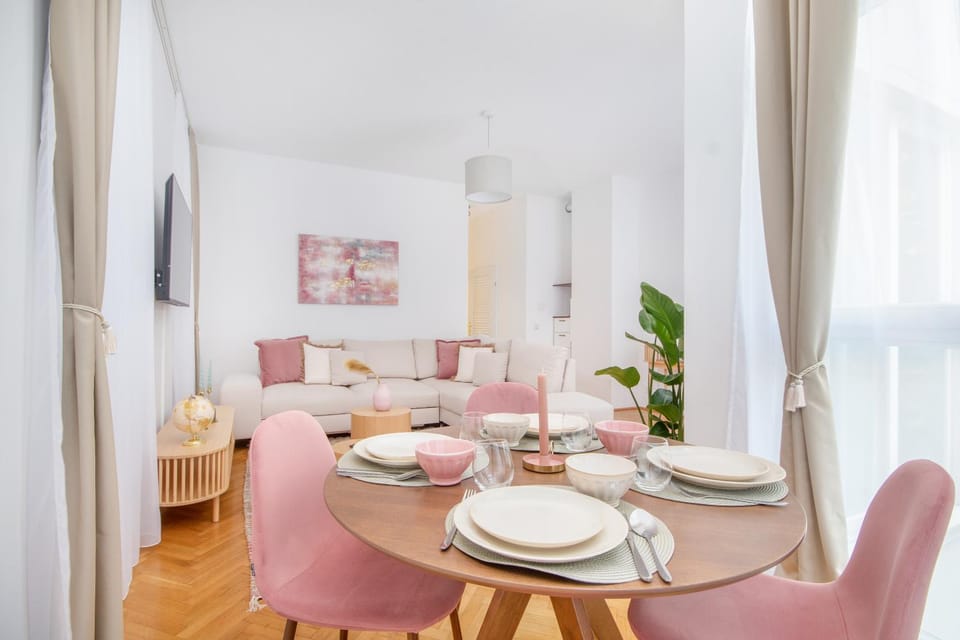 Living room, Seating area, Dining area